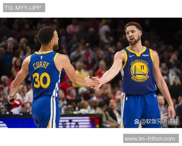 库里与汤普森幽默互动波杰姆努力融入却遭冷遇的趣事分享